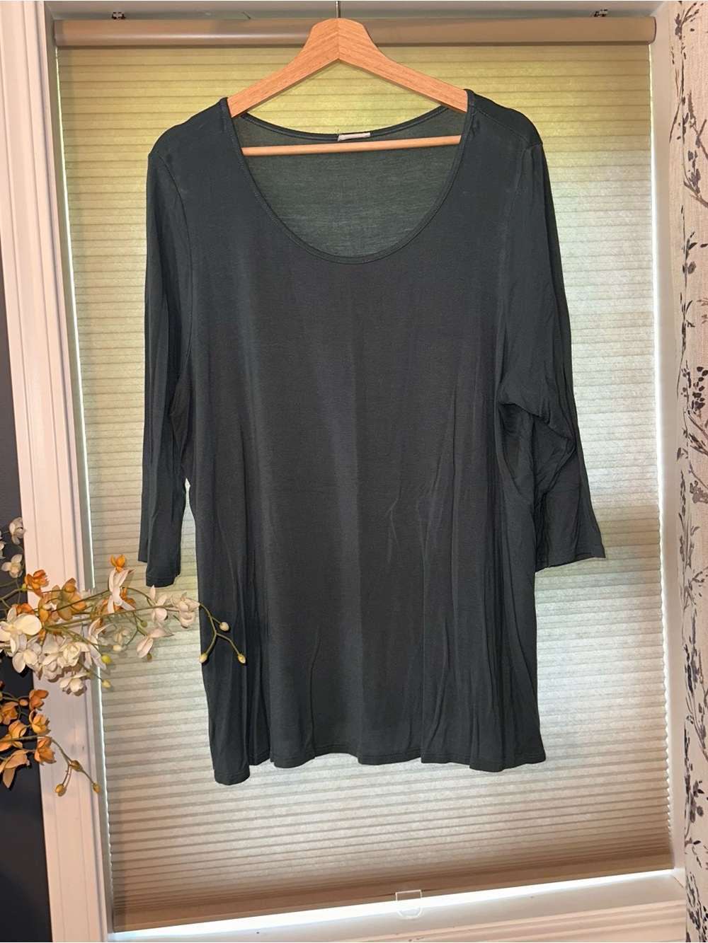 Relaxed Scoop Neck Women's Top - blue-green